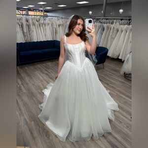 BRAND NEW Stella York Ballgown Wedding Dress SY8222